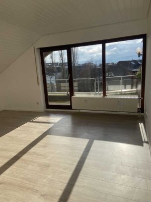 Großzügige 2-Zimmer Dachgeschosswohnung auf dem Hungerberg