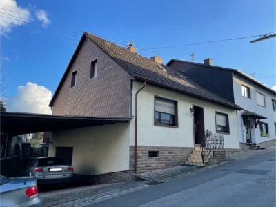 Preiswertes 4-Raum-Reihenendhaus mit EBK in Illingen