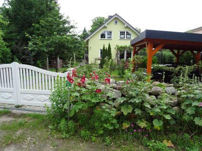 - Zwischenmiete - Schöne, helle 2-Zi. Einliegerwohnung mit Kamin, Garten und eigener Terrasse