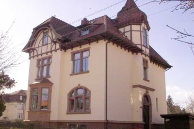 Großzügige 2-Raum-Wohnung in einer sehr schönen Jugendstilvilla in Mühlhausen.