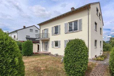 ZWEIFAMILIENHAUS IN STADTNÄHE