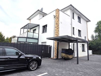 Drei-Zimmer-Dachgeschosseigentumswohnung mit Balkon