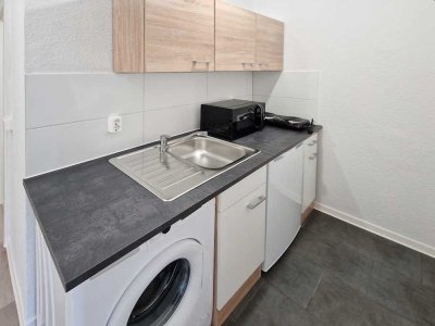 Mit den Lift in eurer neues Wohnglück - 1-Zimmer-Wohnung mit EBK ruft!