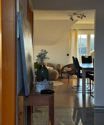 Schöne, sonnige 90 m² Maisonette-Wohnung mit Südbalkon und Aussichtslage in Lomersheim (Hagen-Nord)