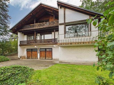 Großzügiges Anwesen mit Privatwald – Einfamilienhaus mit außergewöhnlichem Entwicklungspotenzial