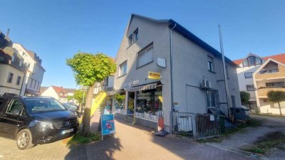 Dachgeschosswohnung im Erstbezug nach aufwendiger Sanierung in ruhiger Hemsbacher Lage zu vermieten