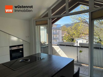 Stilvolle 3-Zimmer-Dachgeschosswohnung in Bestlage von Bad Reichenhall - Ihr neuer  "Happy Place".