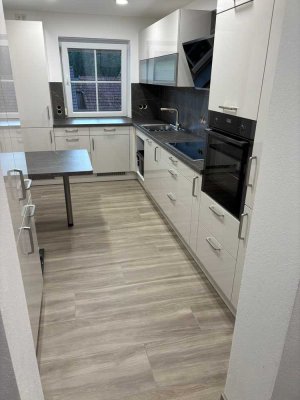 Exklusive 2-Zi-Wohnung / Erstbezug n. Sanierung! sofort frei 10km bis Bayreuth, 15km bis Kulmbach
