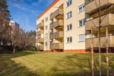 +++ 2-Zimmer-Hochparterre-Wohnung mit SW-Balkon & Außenstellplatz +++