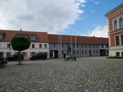 Vom Eigentümer: Denkmalgeschützter 4-Seitenhof mit üppigem Grundstück und eigenem Bachanteil