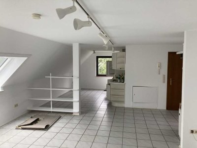 Helle 2-Zimmer Dachgeschosswohnung in Alstaden-Ost