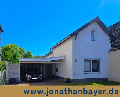 Gepflegtes Reihenhaus mit Carport & Terrasse in zentraler Lage