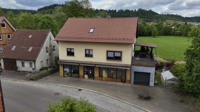 WOHN- UND GESCHÄFTSHAUS
IN OBERROT