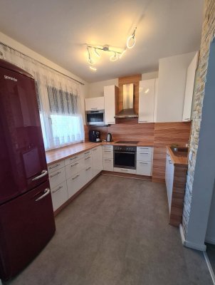 Moderne vollmöblierte 3-Zimmer Neubauwohnung mit Loggia und Tiefgarage