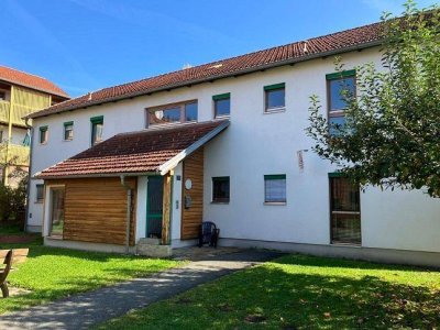 Lichtdurchflutete - 2-Zimmer-Wohnung im Obergeschoss mit großem Balkon - geförderte Miete ODER geförderte Miete mit Kaufoption - 2 Zimmer