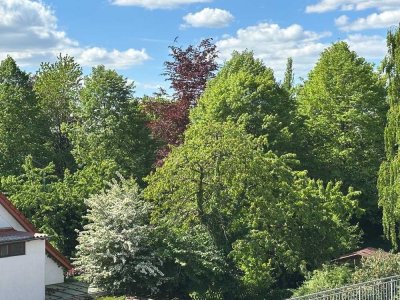 Kleines schnuckeliges möbliertes DG-1-Zimmer-Apartment in ruhiger Lage mit Supermarkt um die Ecke