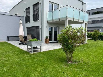 Stylische EG-Wohnung, 2 Zimmer, teilmöbliert mit großem Gartenanteil in Gerolfing
