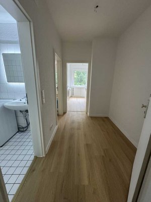 Exklusive 1-Zimmer-Wohnung mit gehobener Innenausstattung mit Balkon und Einbauküche in Essen