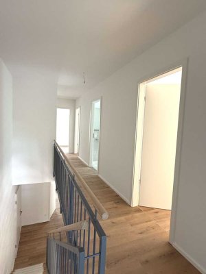 5 Zi. Maisonette-Wohnung mit eigenem Garten und hochwertiger Einbauküche