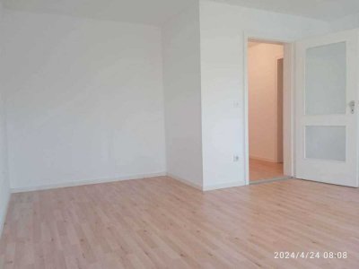 renovierte 1-Zi-Whg. im 2. OG mit Aufzug und Balkon in Hof/Saale
