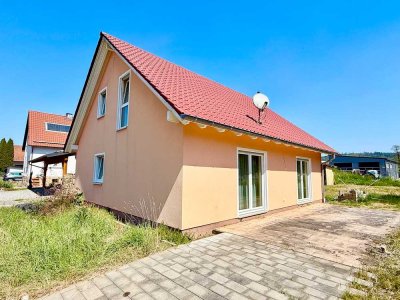 Neuwertiges Einfamilienhaus mit Garten in Kronach OT