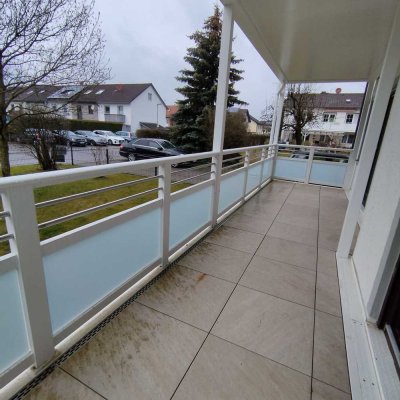 Handwerker aufgepasst - Großzügige 3 Zimmer Whg. mit großem  West-Balkon