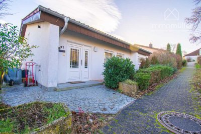 Gepflegtes Einfamilienhaus mit traumhaftem Garten in ruhiger Lage von Steinborn!