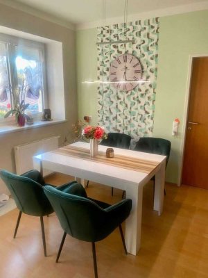 Stilvolle, gepflegte 2-Zimmer-Wohnung mit Balkon und EBK in Bad Kissingen