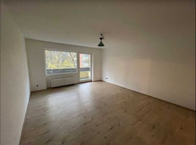 Sanierte 1 Raum-Wohnung mit Balkon und Einbauküche in Passau