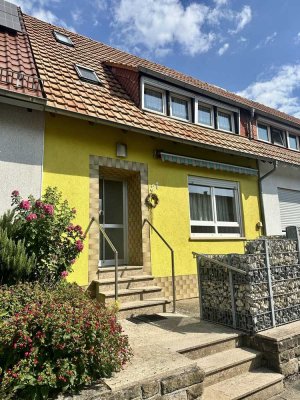 Gemütliches Reihenmittelhaus mit kleinem Garten und Garage in ruhiger und angenehmer Wohnlage