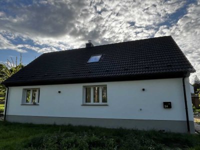 Erstbezug nach Sanierung: 3-Zimmer-Einfamilienhaus mit geh. Innenausstattung