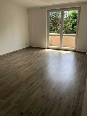 2-Zimmer Wohnung mit Balkon und Einbauküche