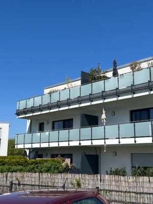 Moderne Penthousewohnung mit großer, sonniger Dachterrasse und Einbauküche in WOB-Ehmen