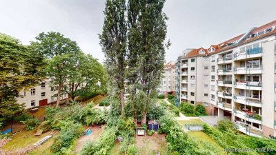 Schöne möblierte 3 - Zimmerwohnung in einem modernisierten Mehrfamilienhaus mit Balkon, in Tempelhof