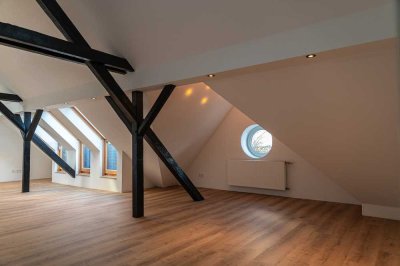 Renovierte 3 Zimmer Dachgeschoss Wohnung mit Ausblick in Remscheid