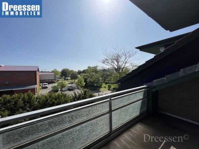 Büsum: Gut gelegene 2 Zimmer Wohnung mit großem Abstellraum, schönem Balkon und PKW-Stellplatz