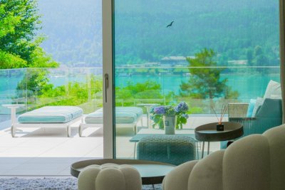 WÖRTHERSEE-TRAUM Die perfekte Seewohnung mit Wörtherseeblick - Seezugang - Outdoorpool - Fitness &amp; Sauna