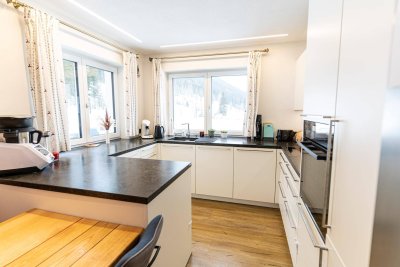 EINZIGARTIGE 4-ZIMMER-GARTENWOHNUNG IN FILZMOOS - Wohnen mit Blick auf die Berge - stilvoll, sonnig und direkt am Grünland