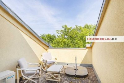 IMMOBERLIN.DE - Lichtdurchflutete Dachgeschosswohnung mit Terrasse