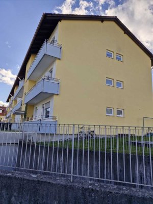 Gepflegte 3-Zimmer-Wohnung mit Balkon im 1. OG in Weilheim