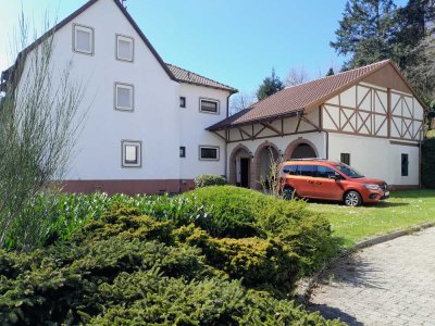 Geräumiges und gepflegtes Mehrfamilienhaus mit separatem Bauplatz in Lindenberg