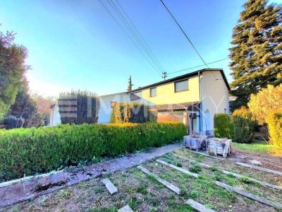 2 Familienhaus mit Potential! Innenpool, Sauna, 3 Garagen!