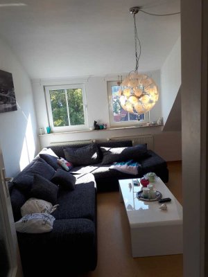 Stilvolle 2,5-Zimmer-DG-Wohnung mit EBK in Niedernhausen