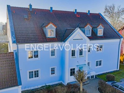 Einziehen und Wohlfühlen – Charmante Dachgeschosswohnung mit zwei Tiefgaragenstellplätzen