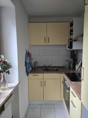 Ansprechende 1-Zimmer-EG-Wohnung mit EBK und Balkon in 93049, Regensburg