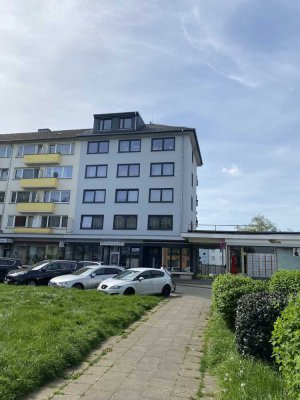 Neu errichtete Stilvolle 2-Raum-DG-Wohnung mit Balkon in Köln Eil