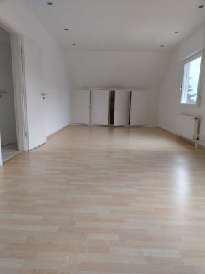 Freundliche und helle 3-Raum-Wohnung in Glehn (Korschenbroich)