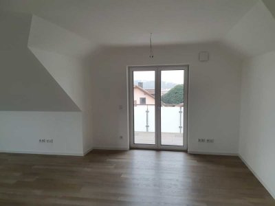 Moderne und neuwertige 2 Zimmer-Wohnung mit Balkon in Wolkertshofen