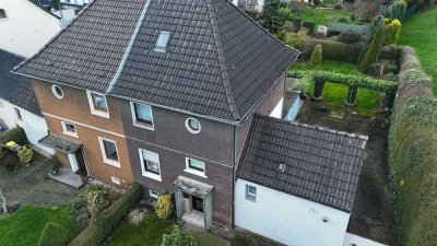 Halbfreistehendes Einfamilienhaus in Essen mit großem Garten – viel Platz für Familie und Entfaltung