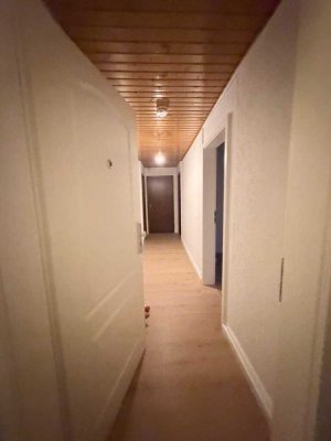 Charmante, frisch renovierte 4-Zimmer-Wohnung in bester Lage – ideal für WG!